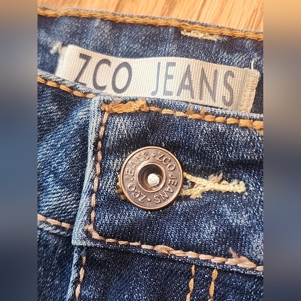 ZCO Jean Shorts Cutoff Distressed Flower Stitched Y2K Festival Size 11 N… - Picture 11 of 11